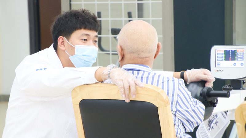 小型养老院如何实现盈利：模式解析与策略建议