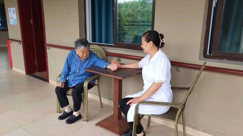 老人防走失定位器：守护安全，了解价格与选择要点